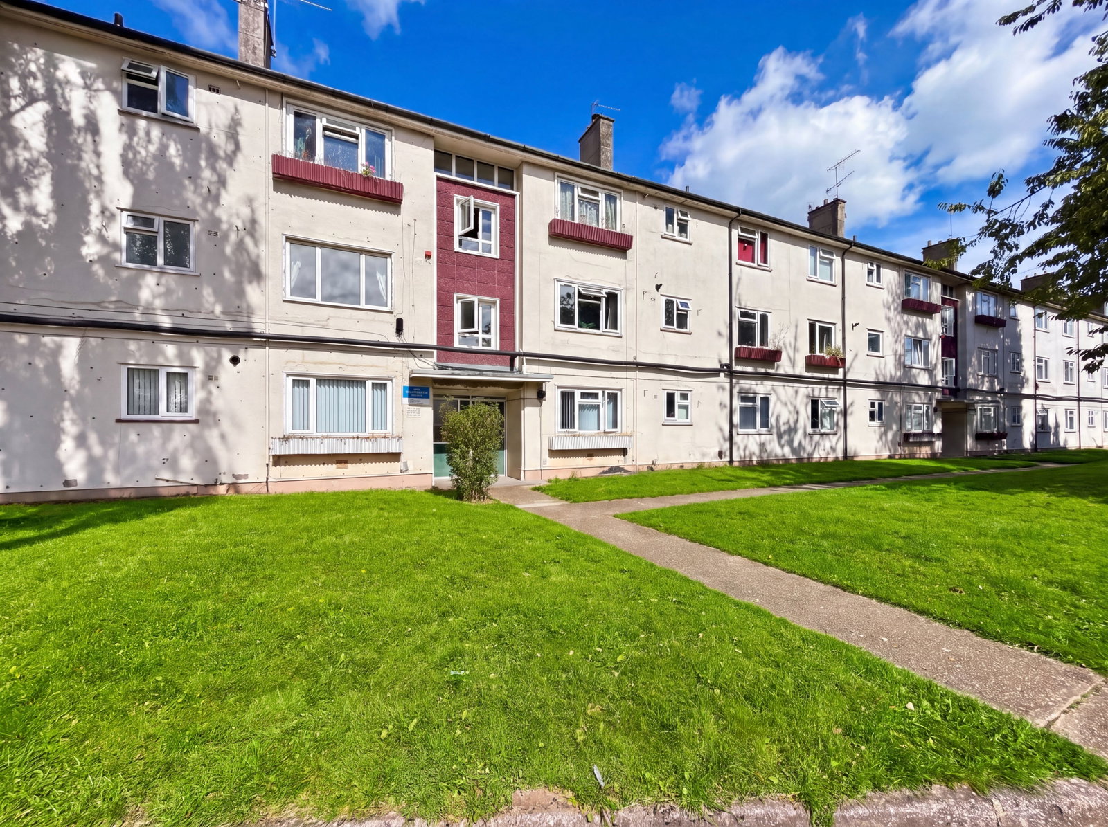 Flat in Newport