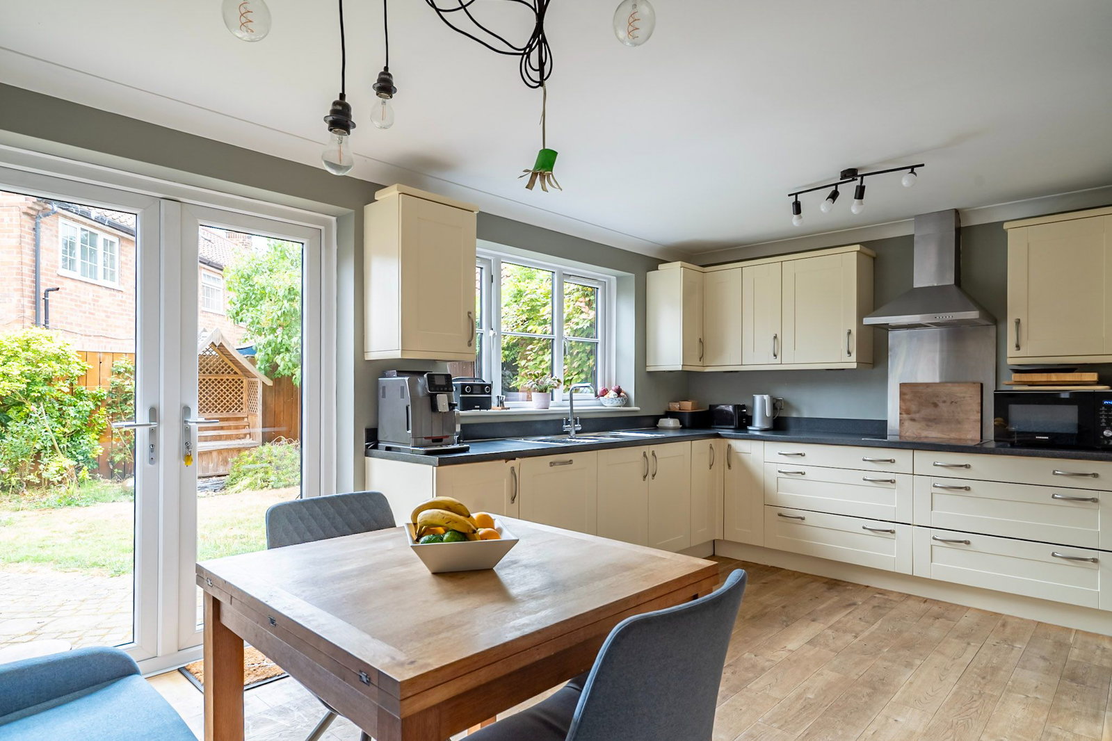 Detached House in York 5