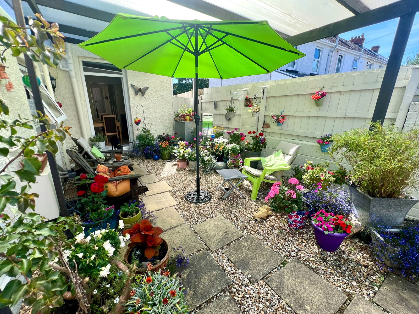 Semi Detached House in Par
