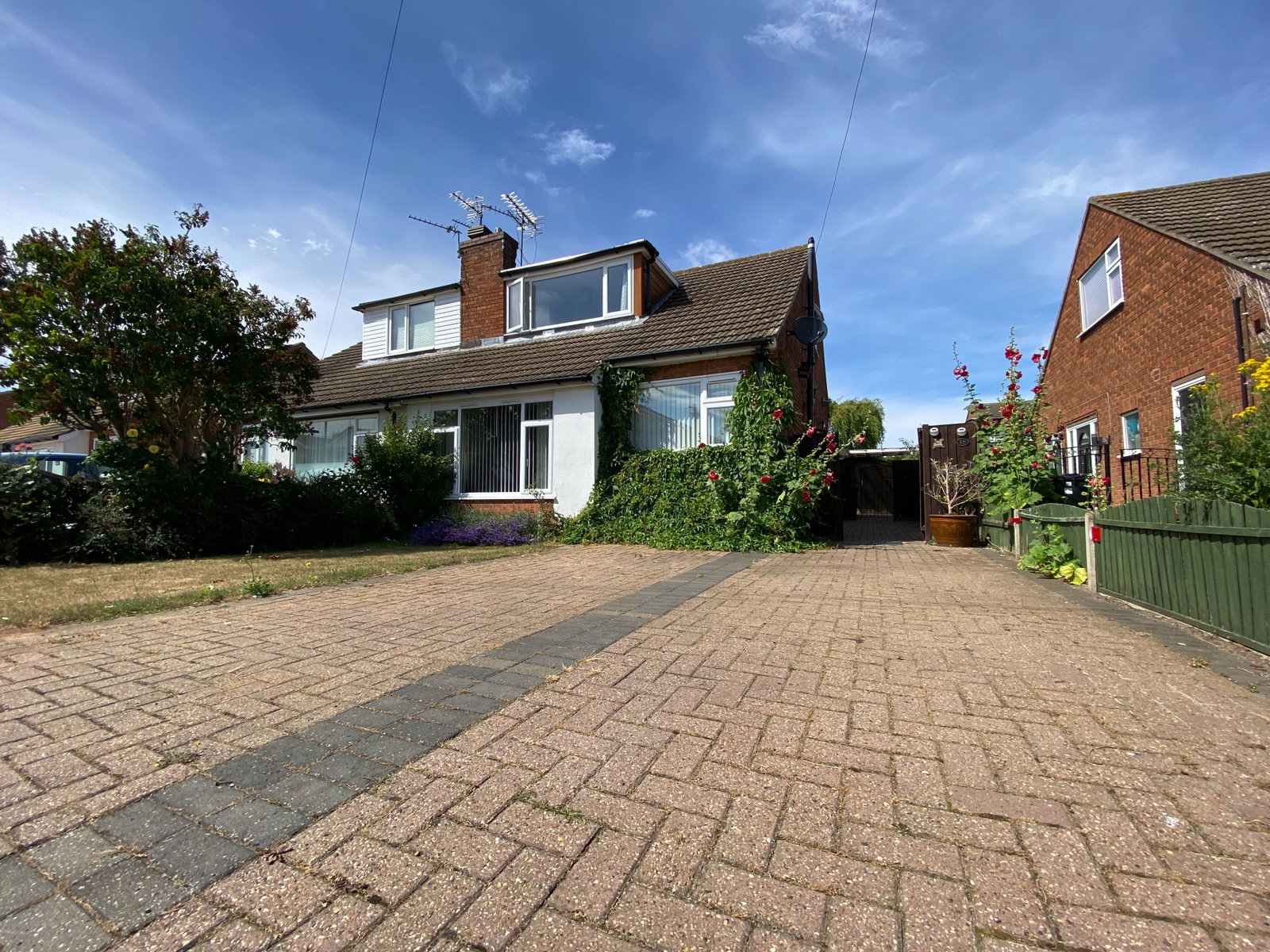 Semi Detached House for sale in Grantham, Belvoir Gardens, Great Gonerby, Grantham, Lincolnshire, NG31 8LG, 1356 m²