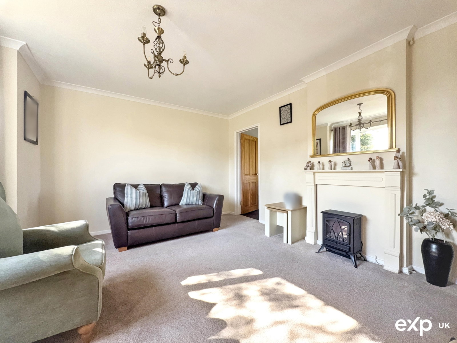 Semi Detached House in Aylesbury