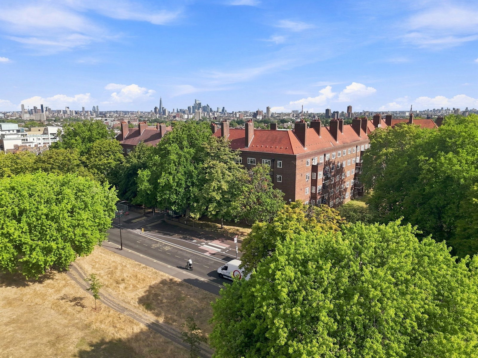 Flat for sale in London, Waveney House, Peckham Rye, SE15, 636 m²