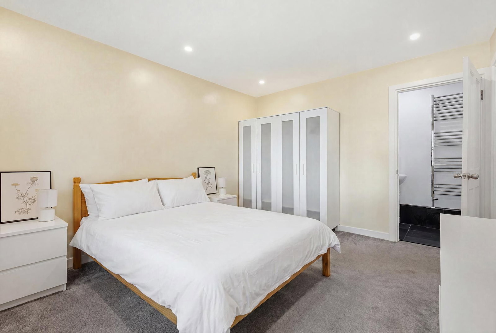 Flat for sale in London, Waveney House, Peckham Rye, SE15, 636 m²