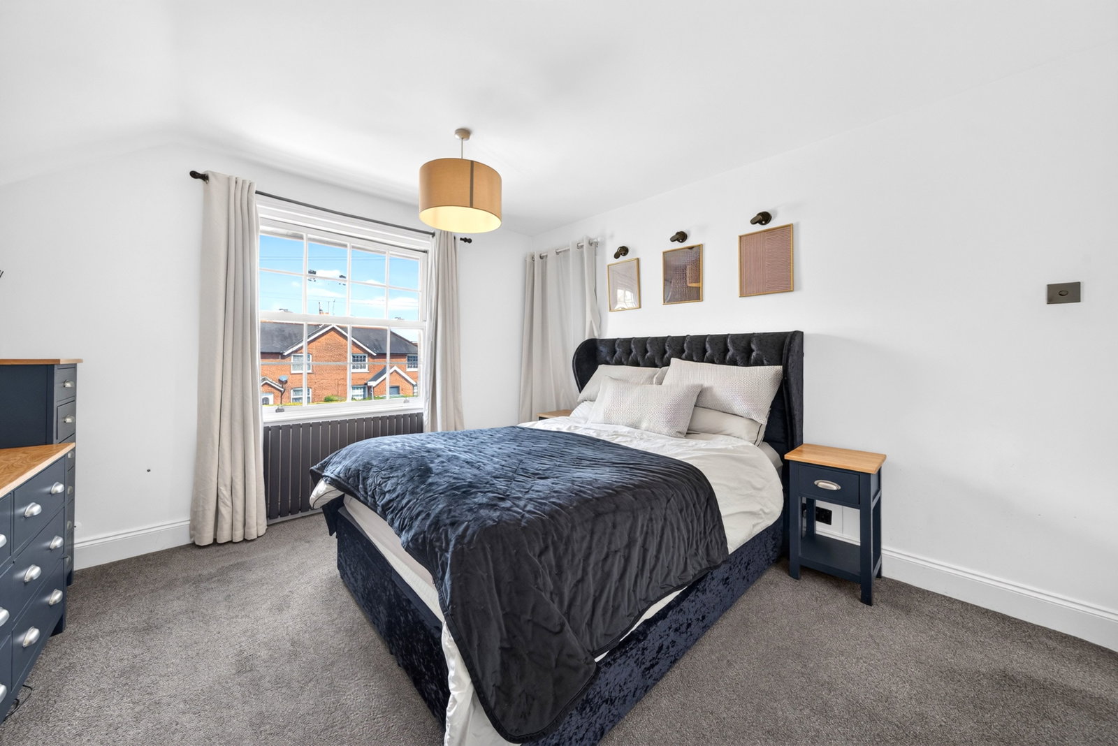 Semi Detached House in Borehamwood