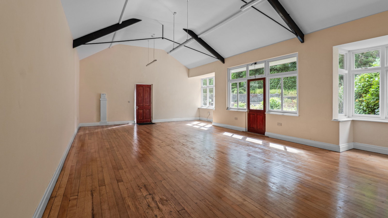 Detached House for sale in Sheffield, Wadsley Grove, Worrall Road, Wadsley, S6 4BE, 6087 m²