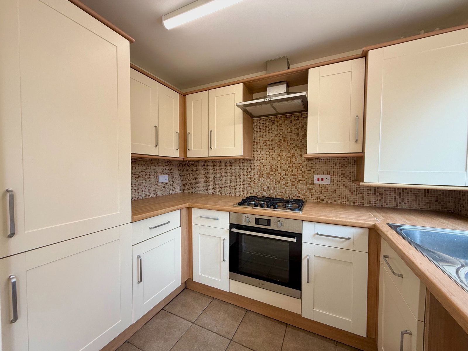 Semi Detached House in Burton-on-trent