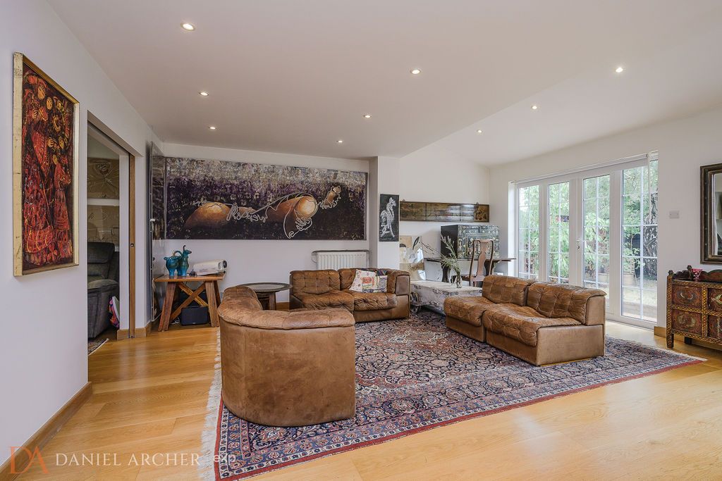 Detached House in London