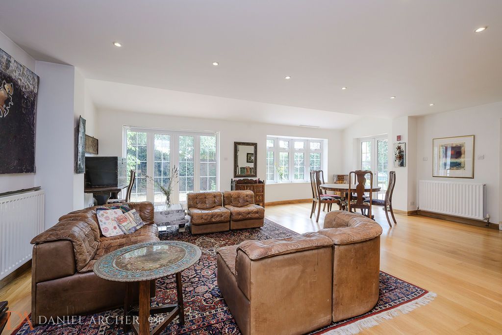 Detached House in London