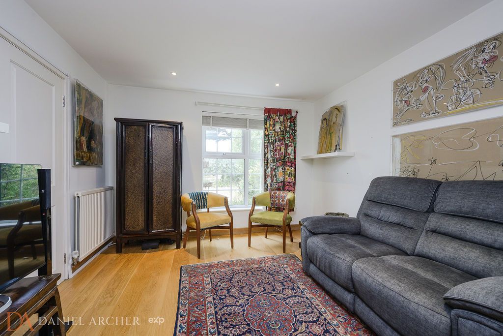 Detached House in London