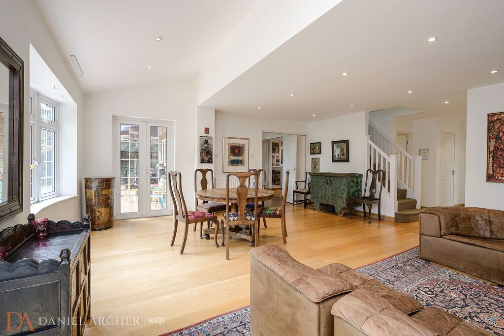 Detached House in London
