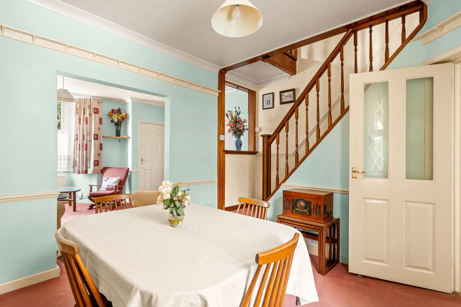 Semi Detached House in Epsom 5
