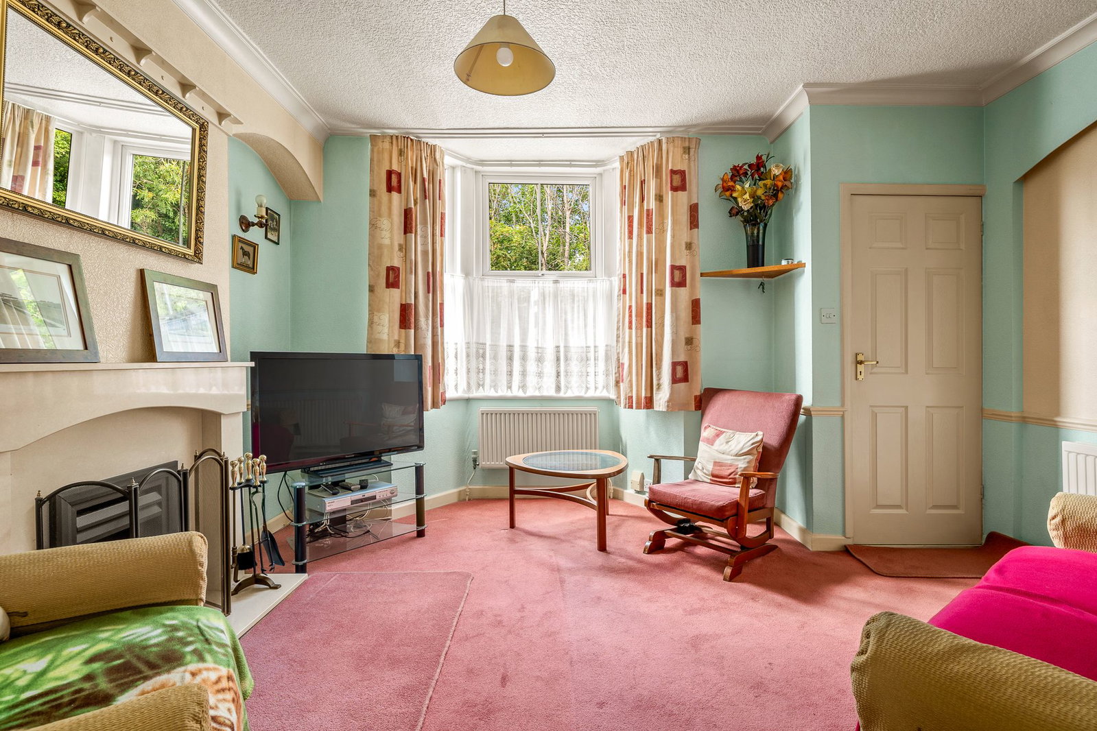Semi Detached House in Epsom 3