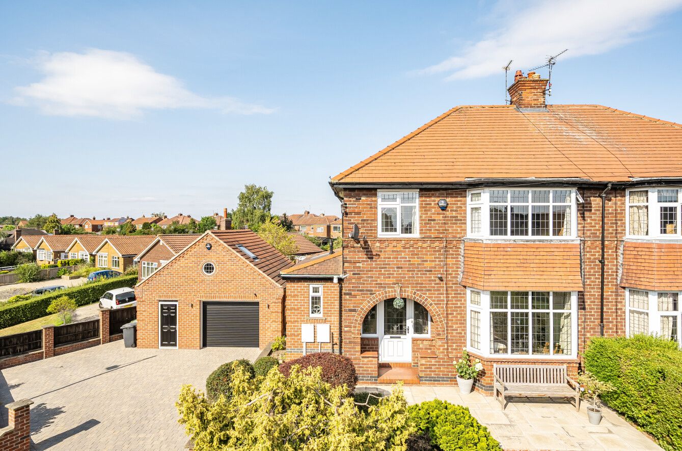 Semi Detached House in York