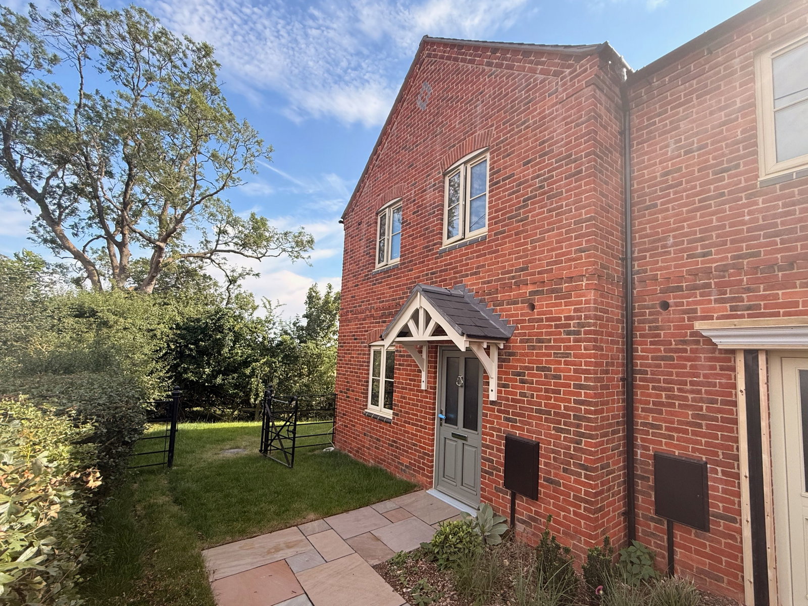 End Of Terrace House in Leighton Buzzard