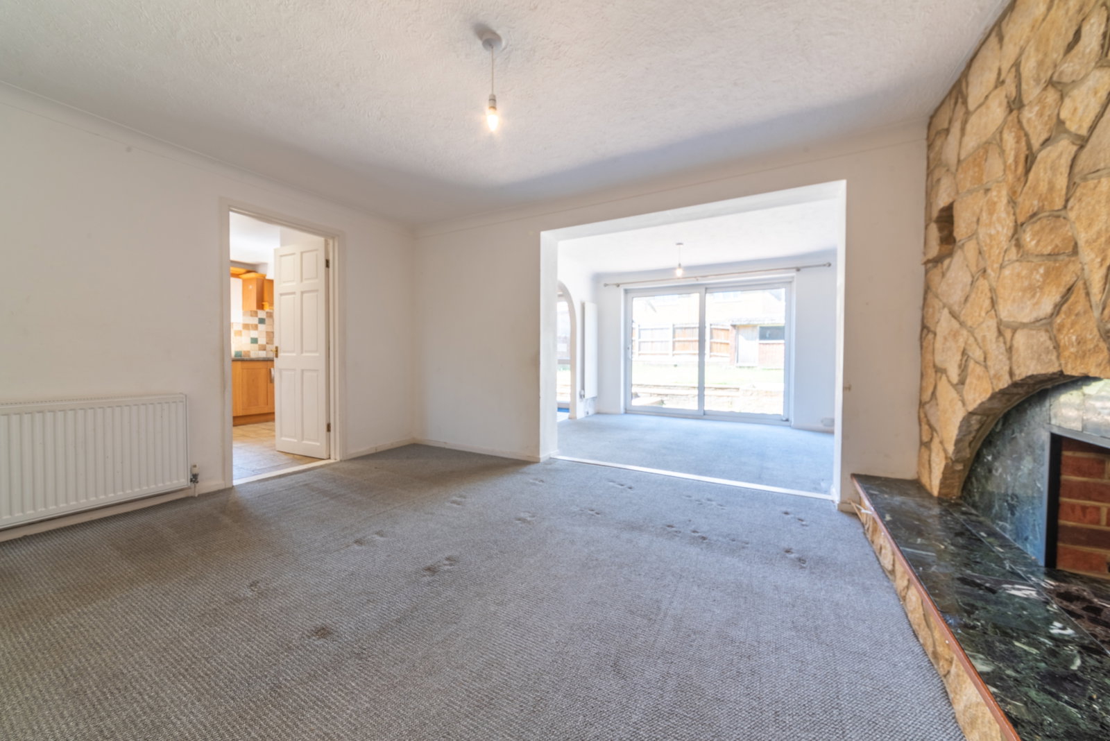 Semi Detached House in Sittingbourne 3
