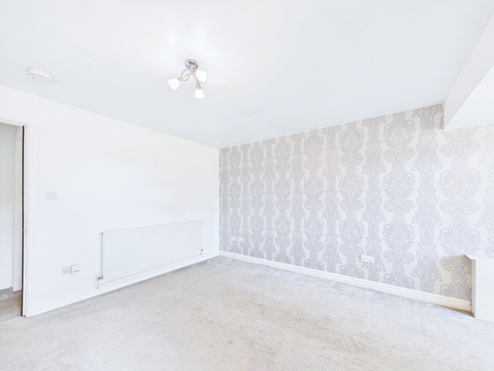 Semi Detached Bungalow in Mansfield