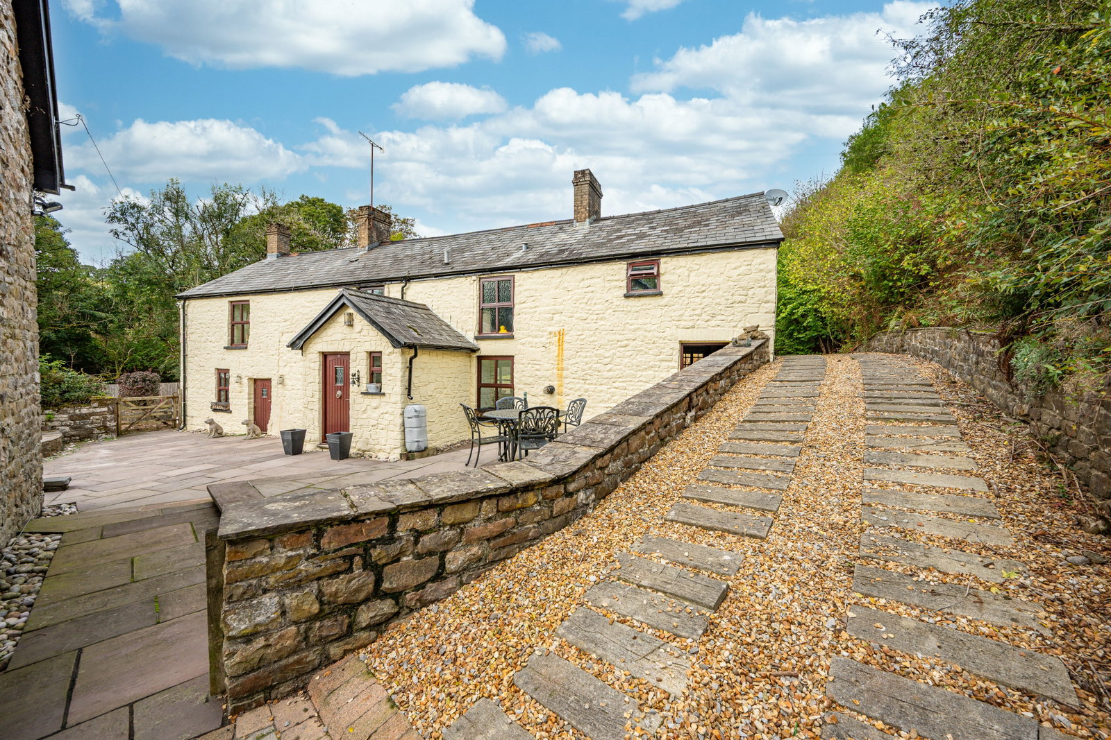 Detached House for sale in Tredegar, Ty Isaf Farm, Rhymney, Tredegar, 4500 m²
