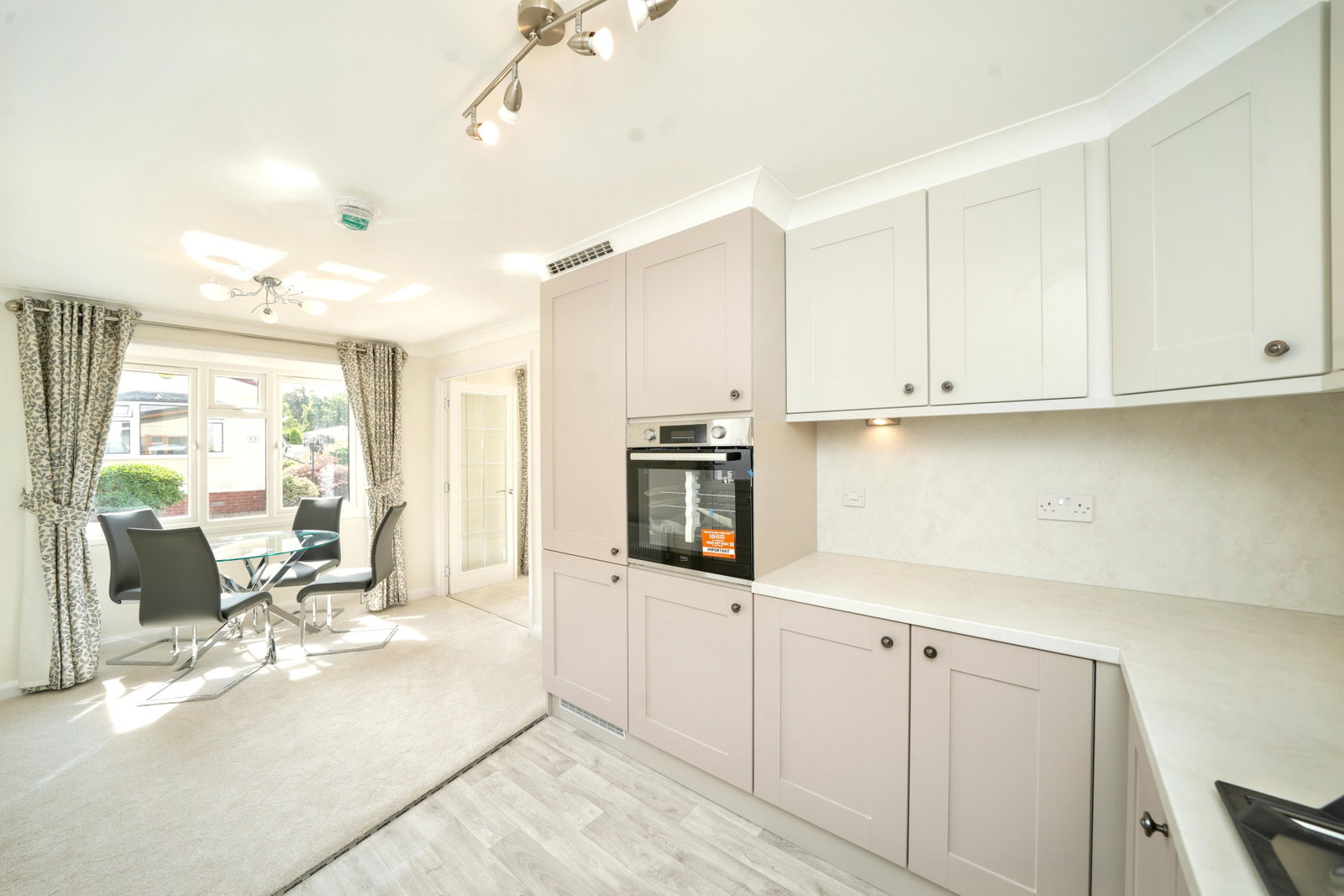 Park Home in Cannock 5