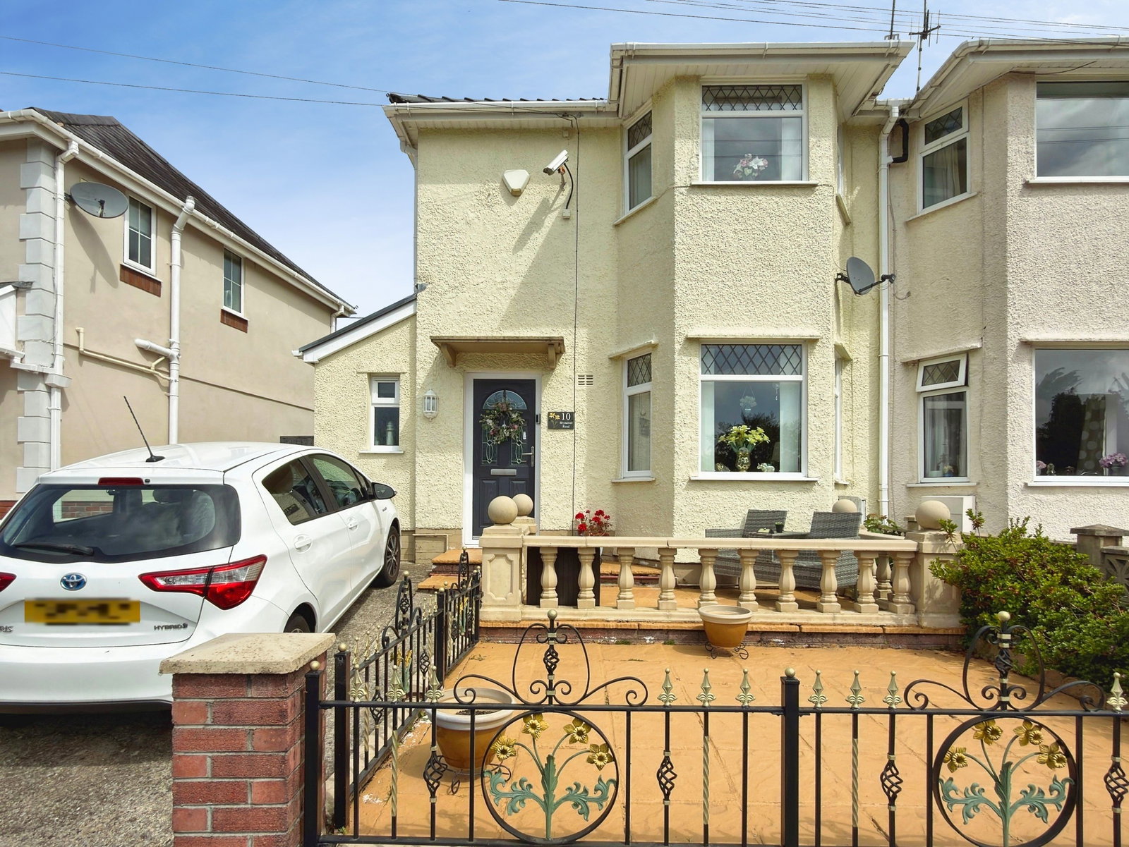 Semi Detached House in Swansea