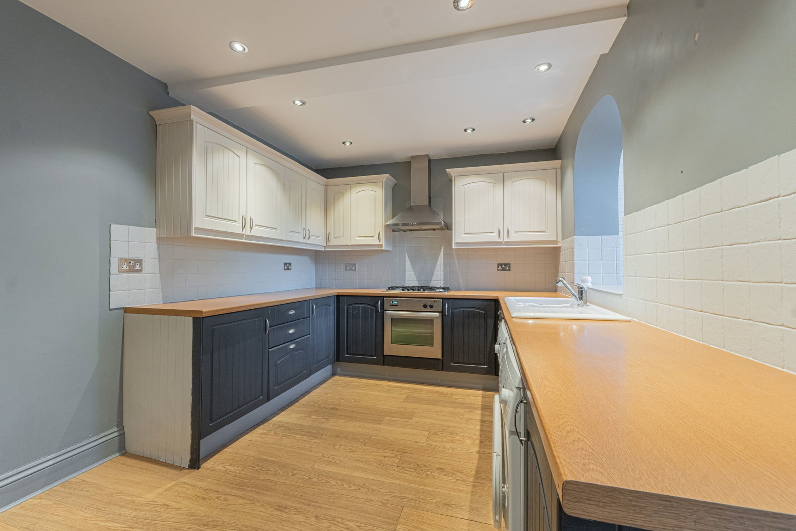 Terraced House for sale in Birmingham, High Street, Quinton, Birmingham, B32 1AG