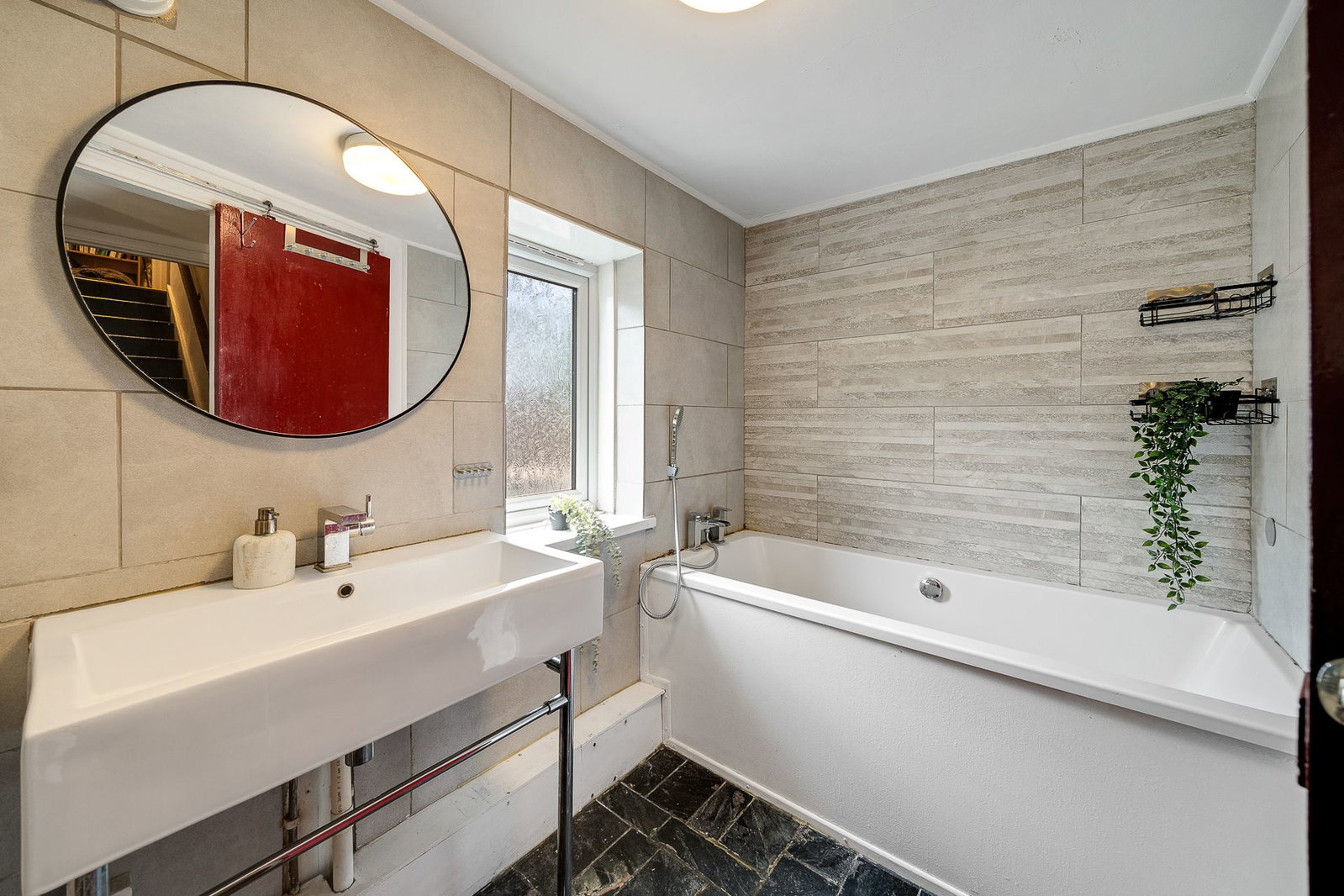 Duplex Flat for sale in London, Victoria Way, Charlton, London SE7 7NX, 1225 m²