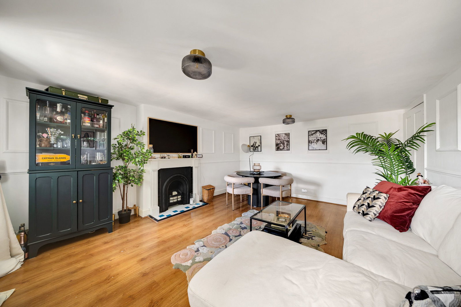 Duplex Flat for sale in London, Victoria Way, Charlton, London SE7 7NX, 1225 m²