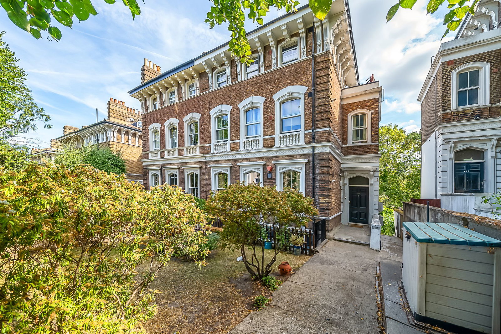 Duplex Flat for sale in London, Victoria Way, Charlton, London SE7 7NX, 1225 m²