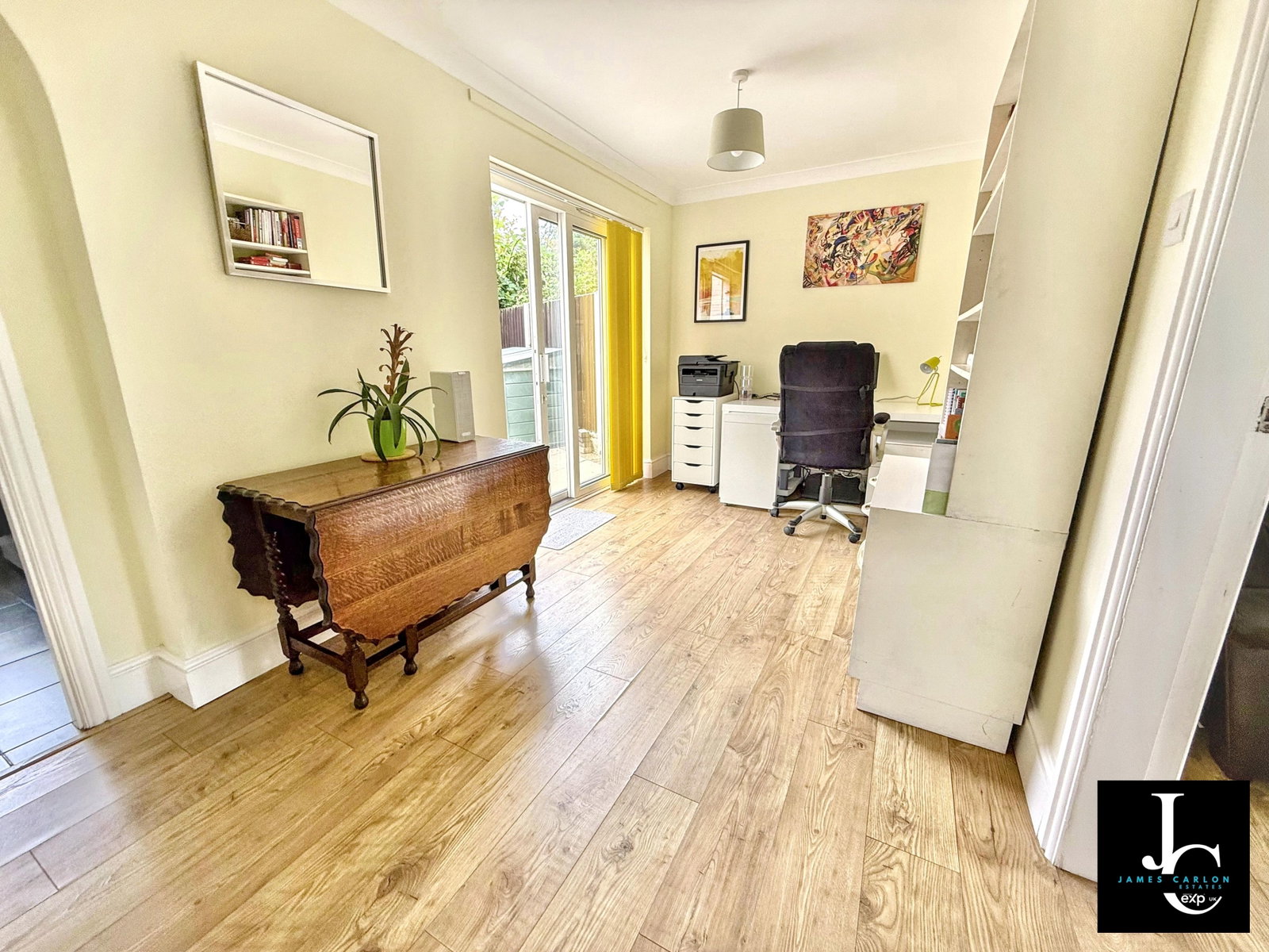 Semi Detached House in Telford