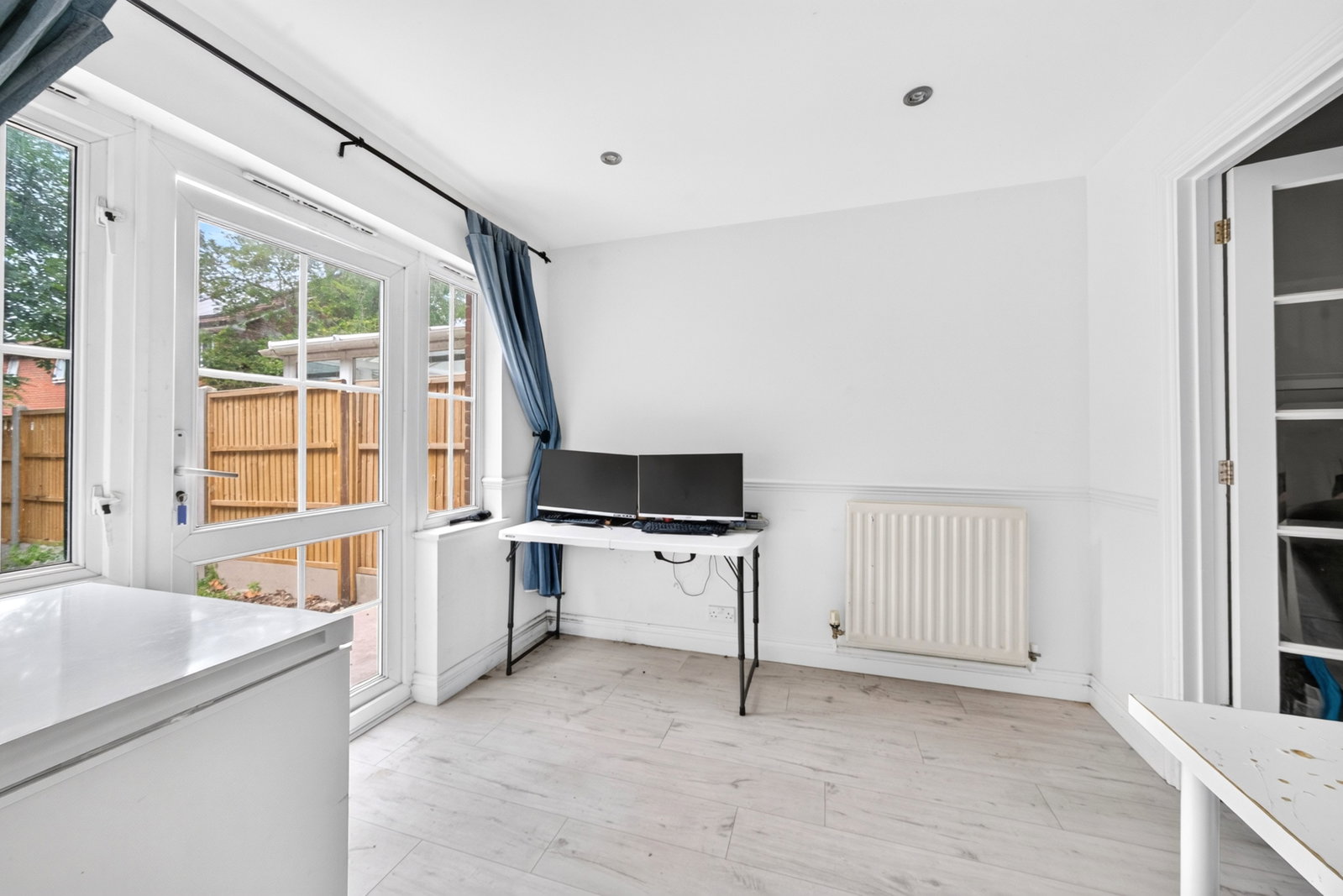 End Of Terrace House for sale in Borehamwood, Dunster Court, Borehamwood, WD6, 882 m²