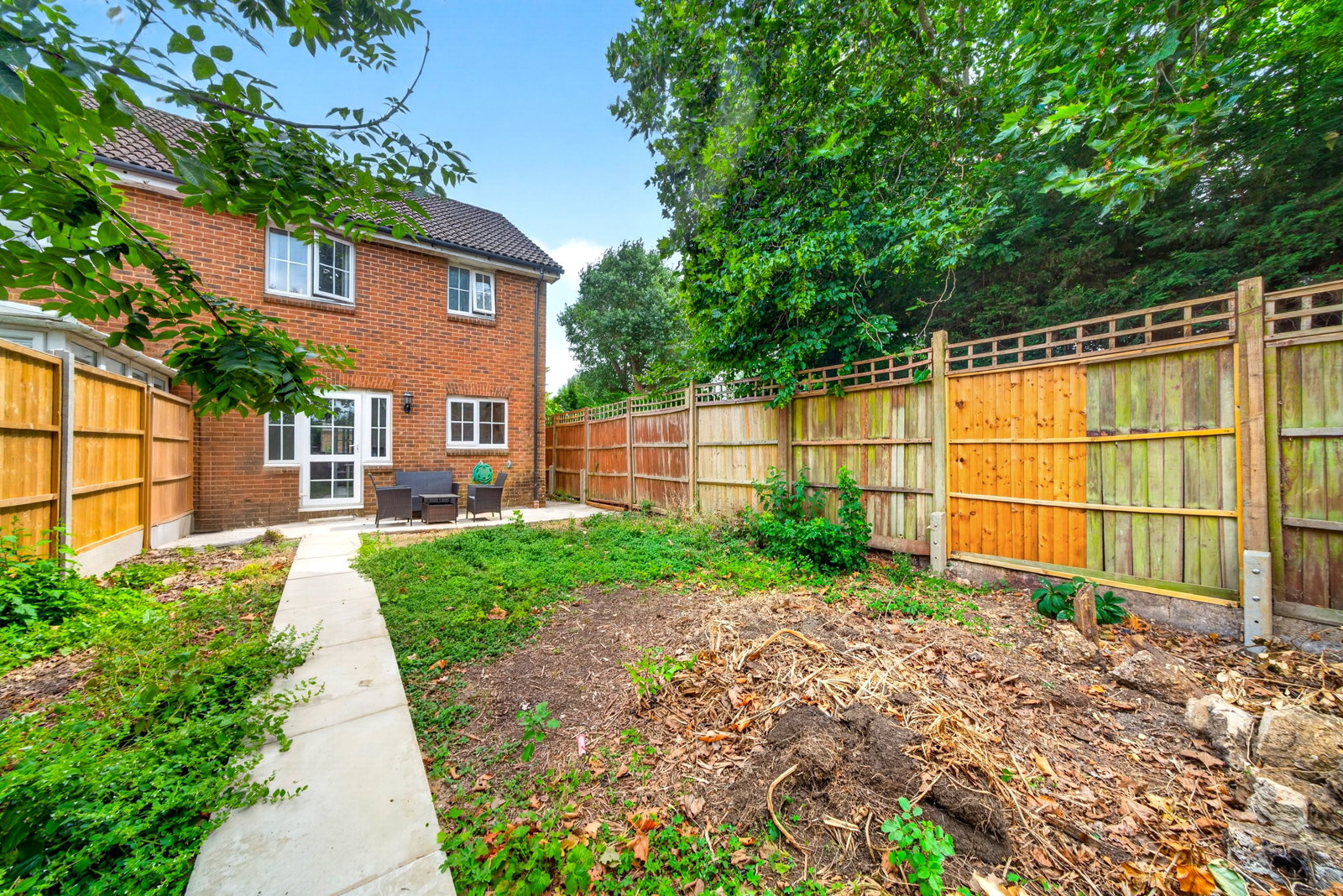 End Of Terrace House for sale in Borehamwood, Dunster Court, Borehamwood, WD6, 882 m²