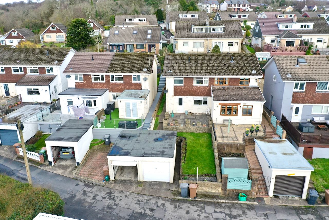 Semi Detached House for sale in Newport, Homeleigh, Newbridge, NP11, 797 m²