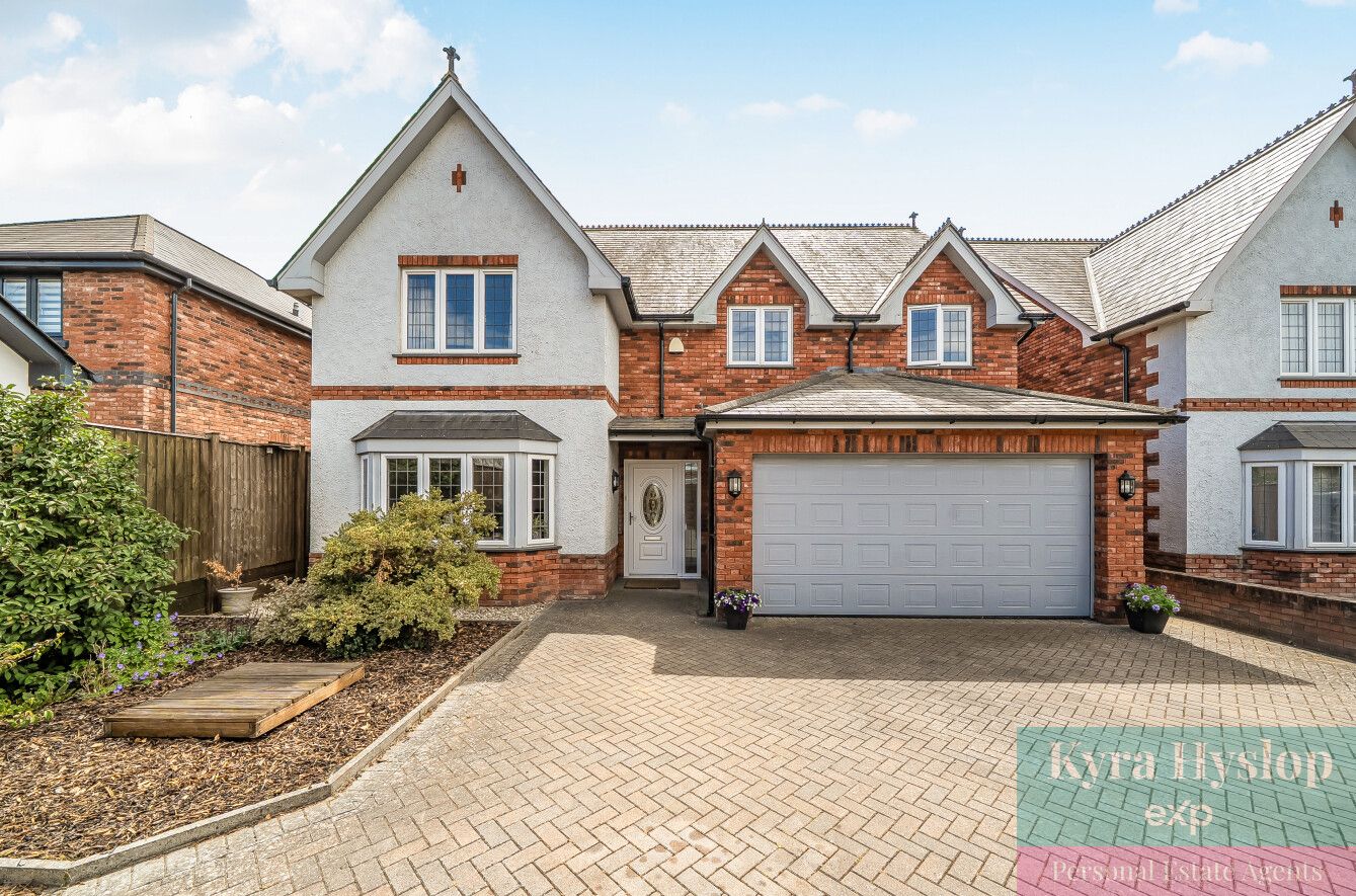 Detached House in Exeter
