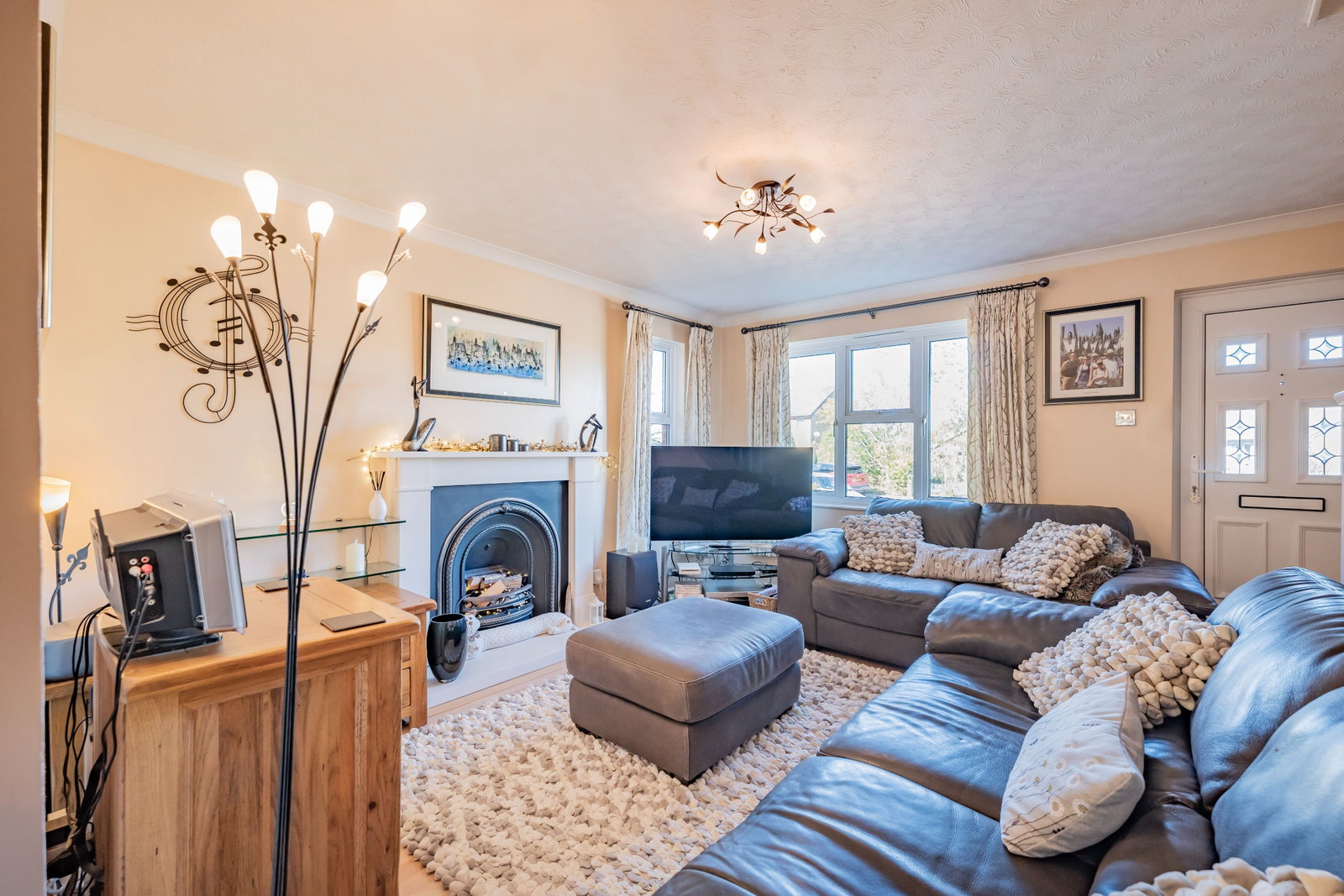 Semi Detached House for sale in Tunbridge Wells, Hazelwood Close, Tunbridge Wells, TN2 3HW