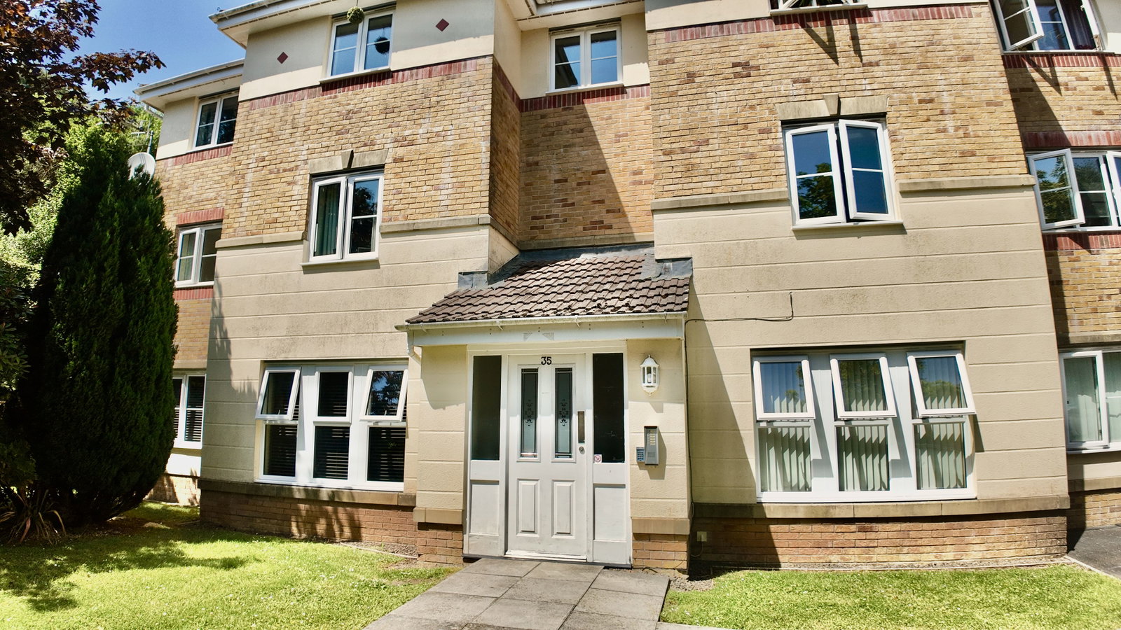 Flat for sale in Newport, Coed Celynen Drive, Abercarn, NP11, 474 m²