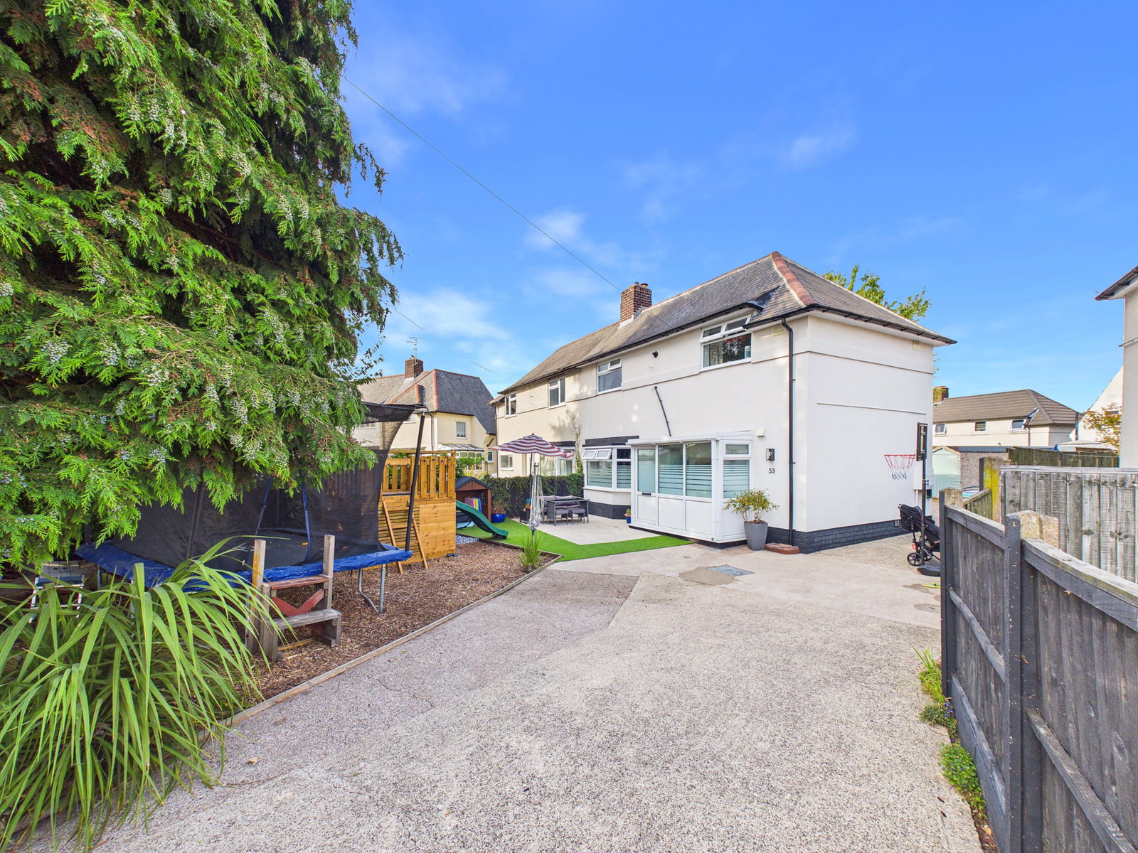 Semi Detached House in Mansfield