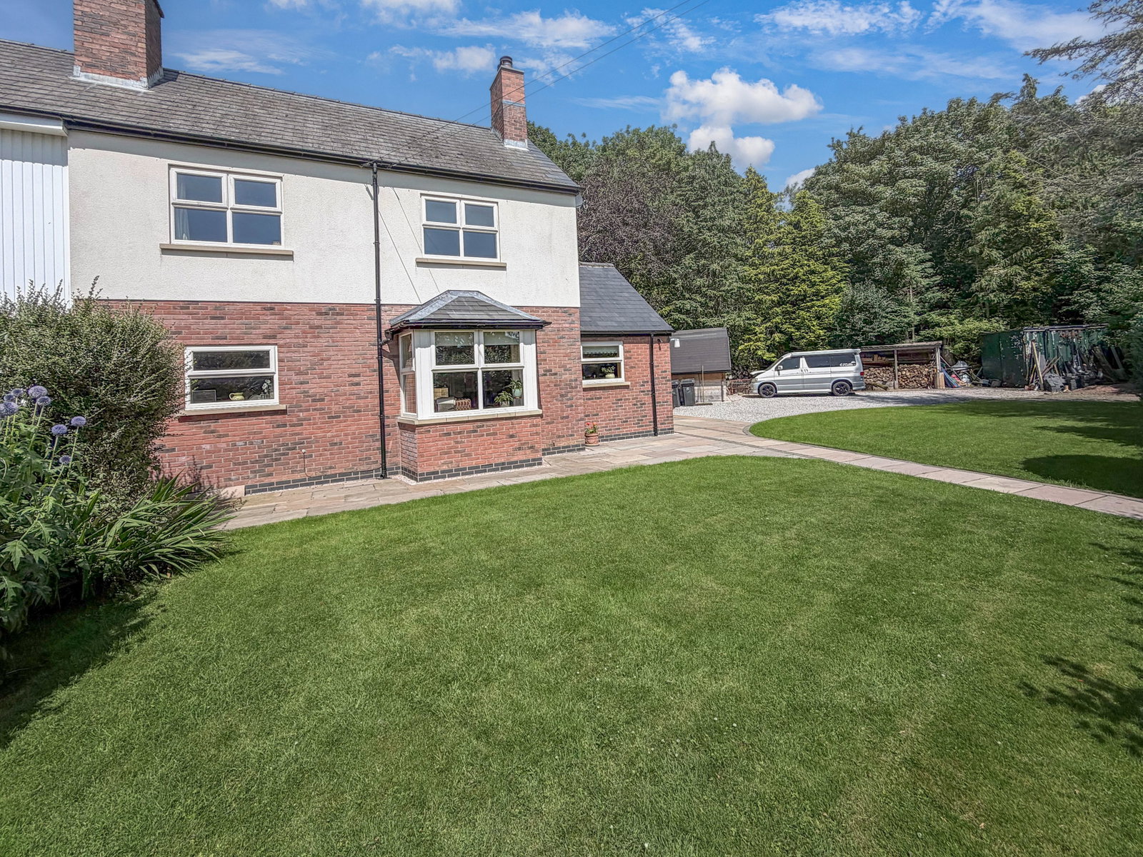 Semi Detached House in Brampton
