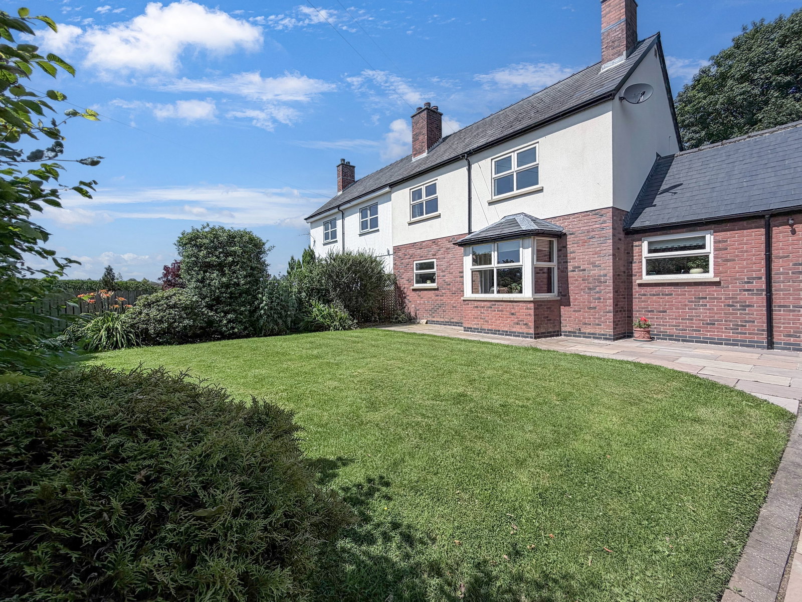 Semi Detached House in Brampton