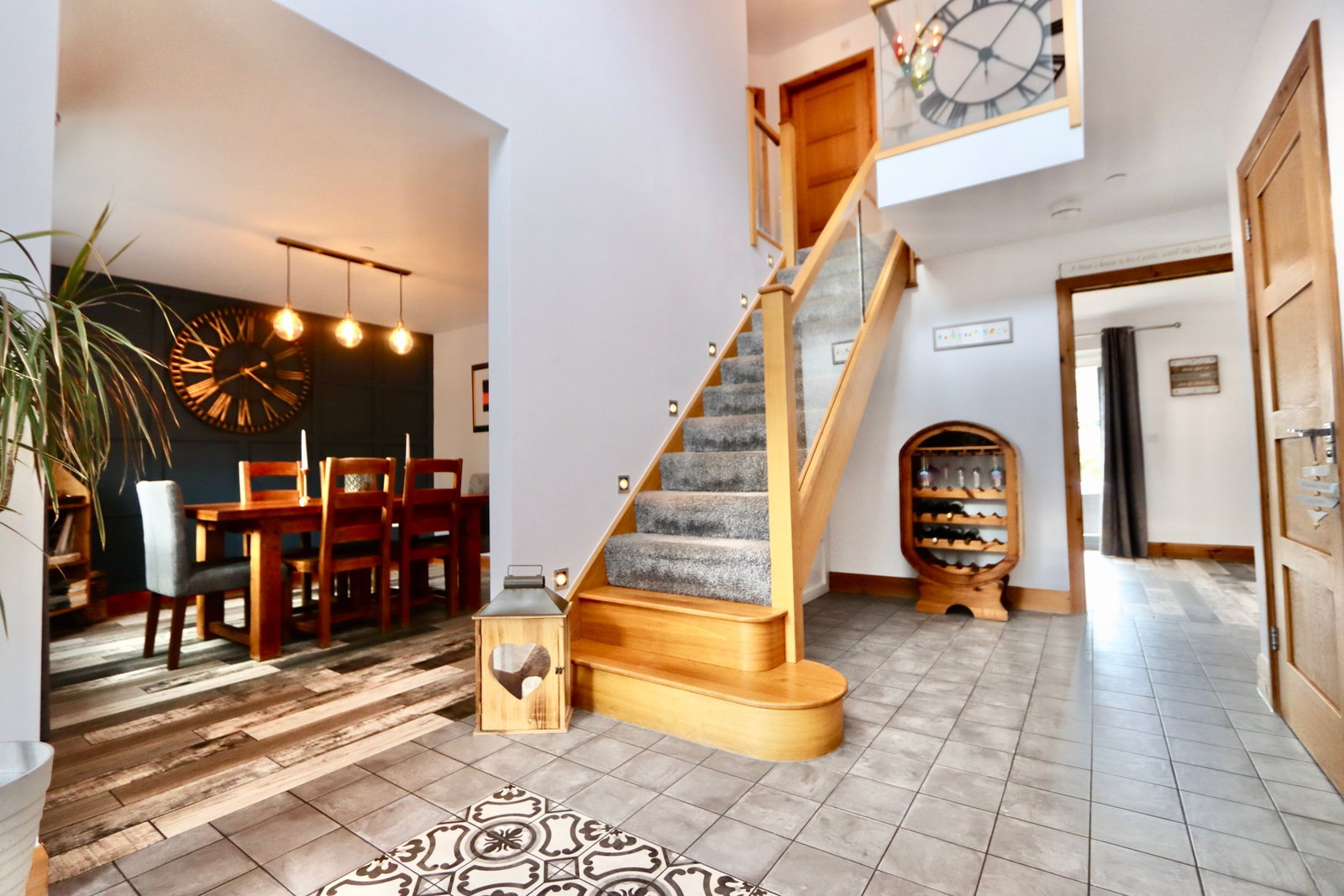 Detached House for sale in Blackwood, Victoria Road, Fleur De Lis, NP12, 2024 m²