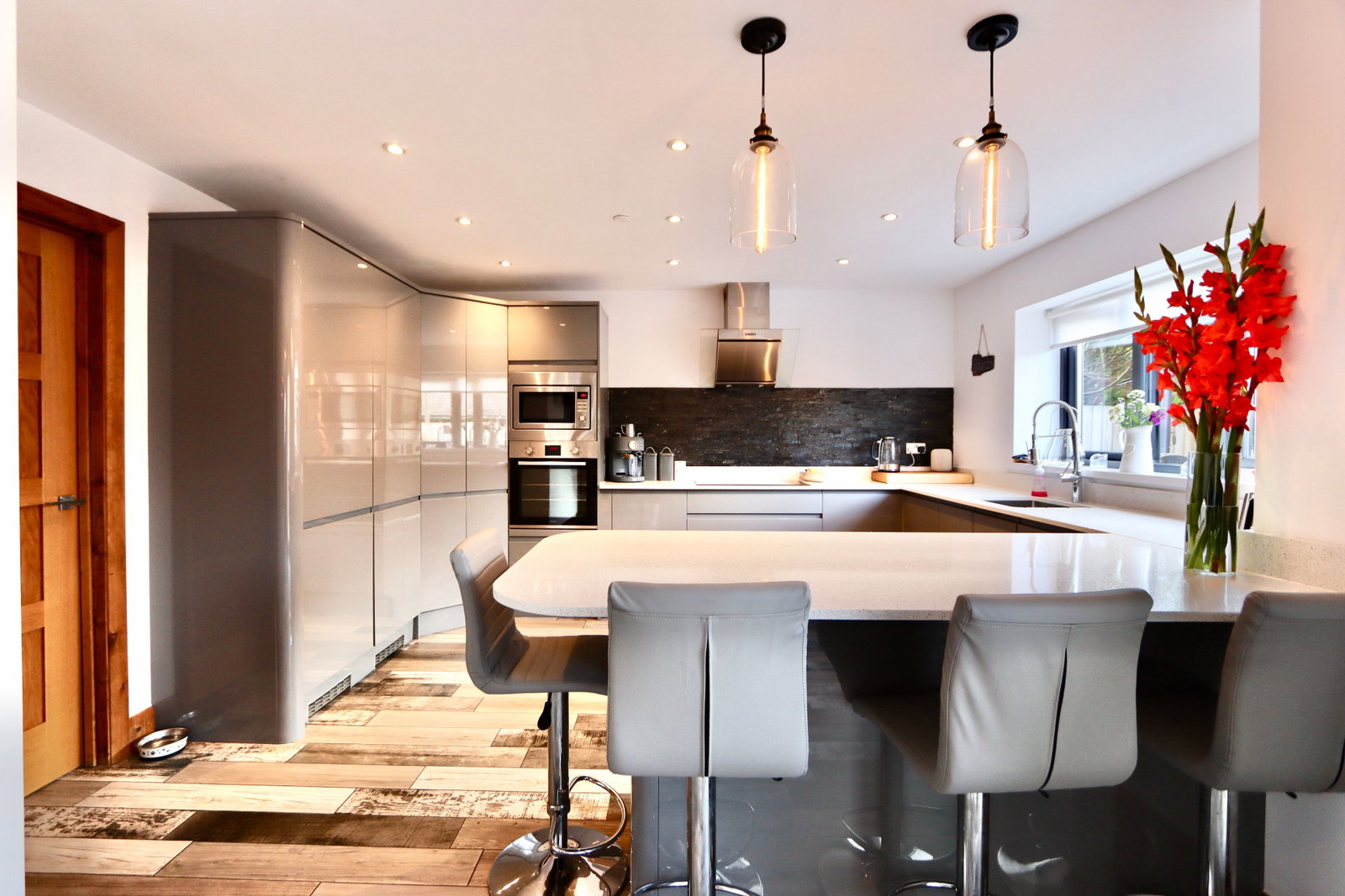 Detached House for sale in Blackwood, Victoria Road, Fleur De Lis, NP12, 2024 m²
