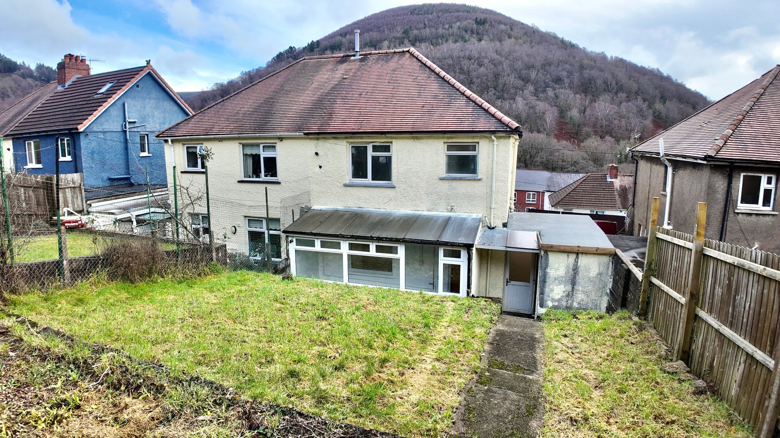 Semi Detached House for sale in Newport, Tribute Avenue, Cwmcarn, NP11, 1024 m²