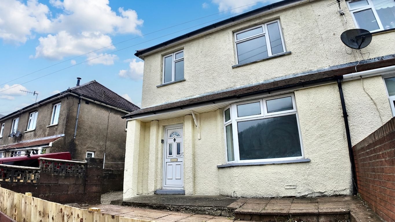 Semi Detached House for sale in Newport, Tribute Avenue, Cwmcarn, NP11, 1024 m²