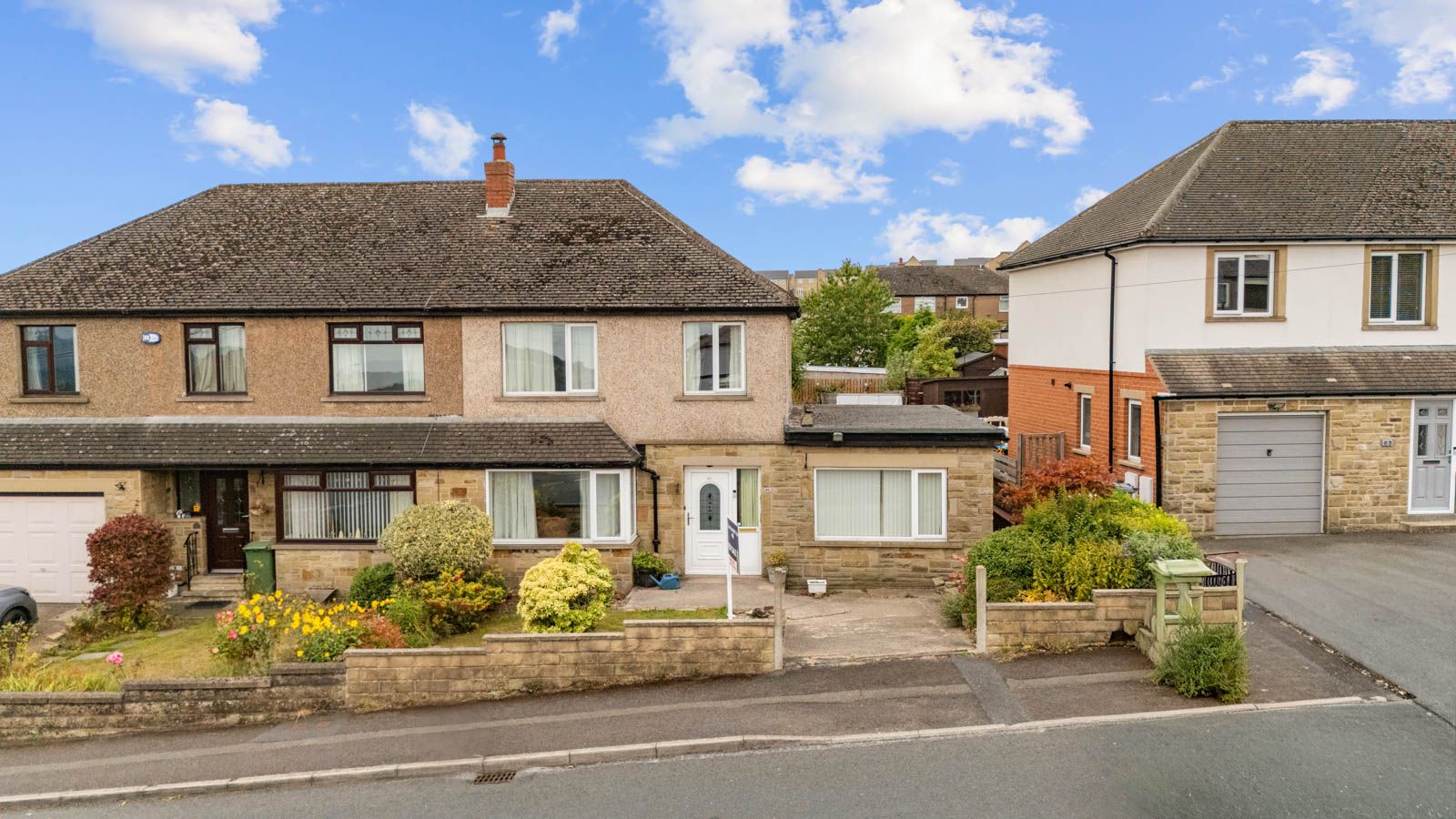 Semi Detached House for sale in Huddersfield, 61 Weatherhill Road, Birchencliffe, HD3 3QY