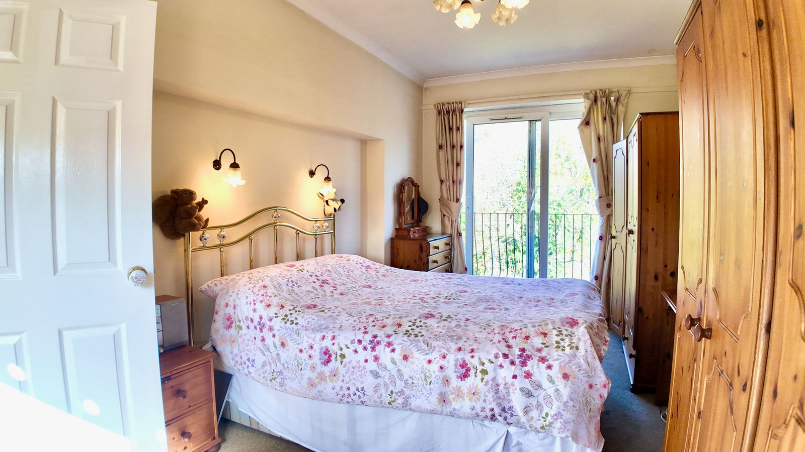 Detached House in Blackwood 4