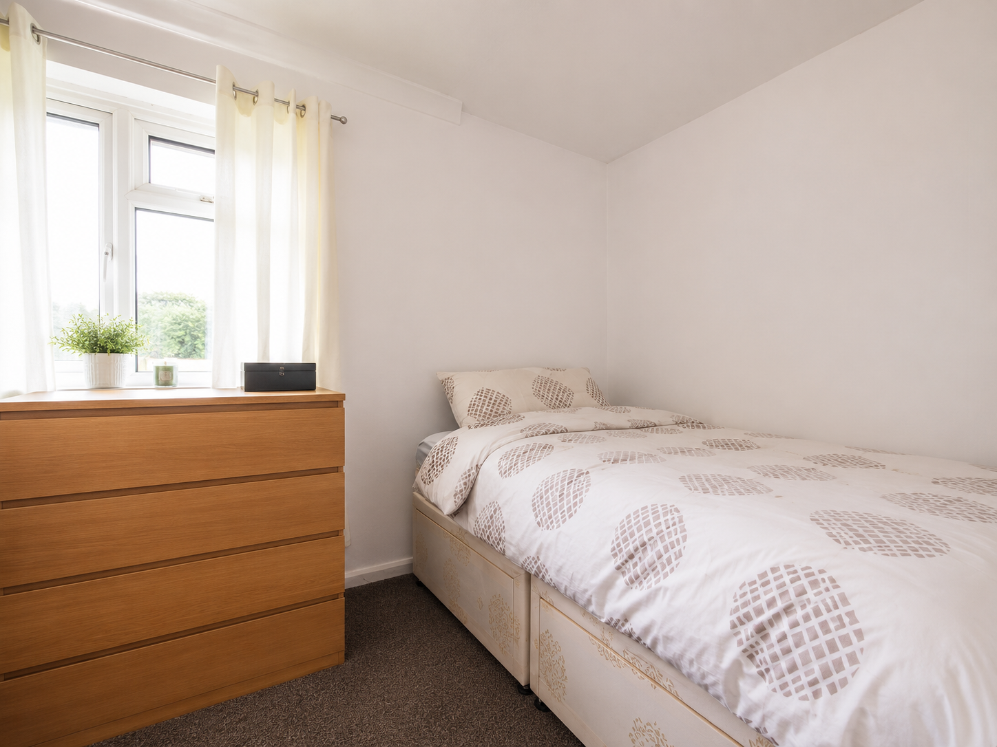 Semi Detached House in Canterbury