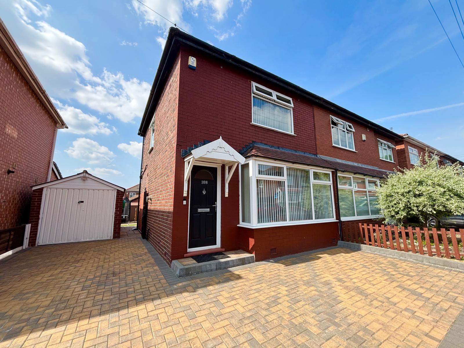 Semi Detached House for sale in Ashton-under-lyne, Wilshaw Grove, Ashton-under-lyne, OL7 9QU