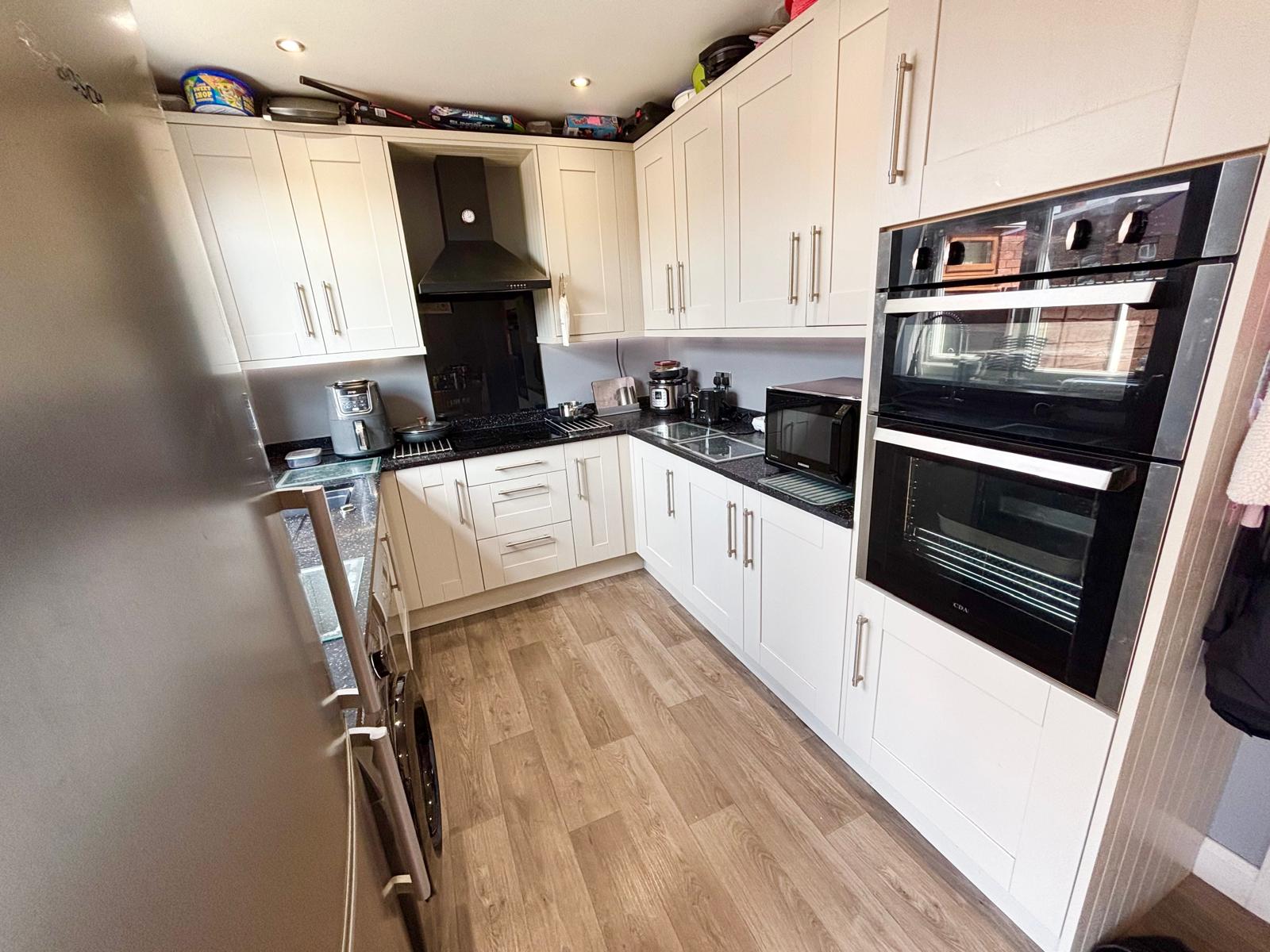 Semi Detached House in Ashton-under-lyne 2