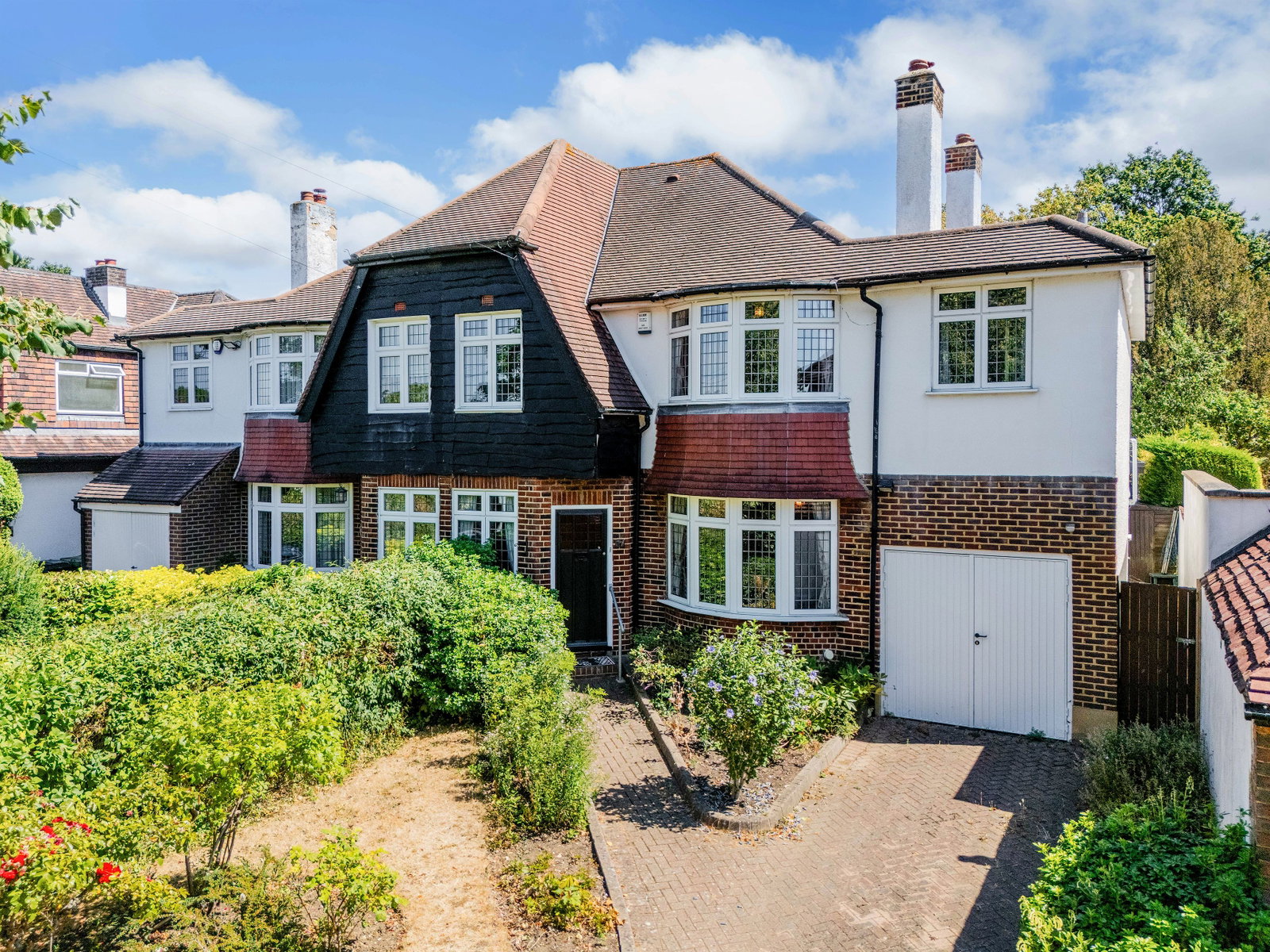 Semi Detached House in Ewell