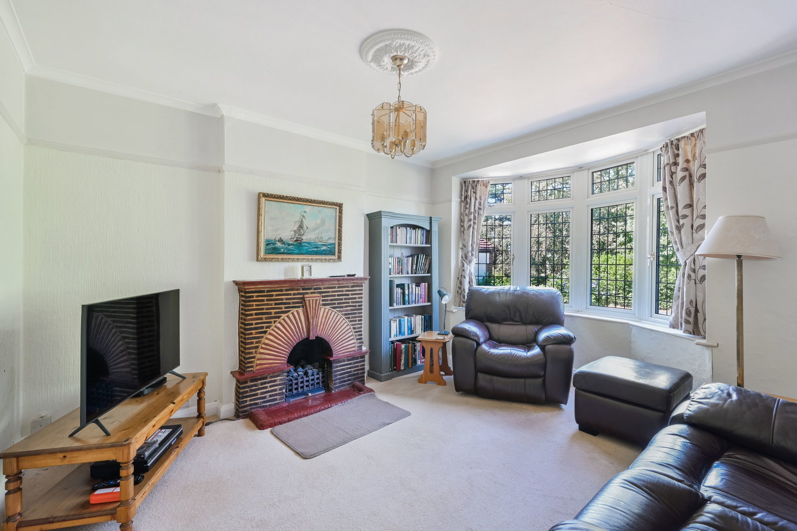 Semi Detached House for sale in Ewell, Chestnut Avenue, Ewell, Surrey, KT19 0SY, 1625 m²