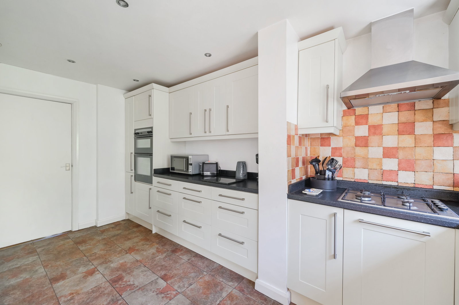 Semi Detached House for sale in Ewell, Chestnut Avenue, Ewell, Surrey, KT19 0SY, 1625 m²