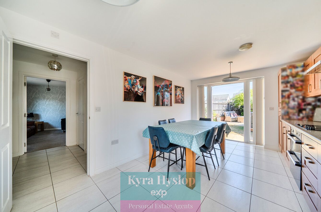 Semi Detached House for sale in Exeter, Barn Orchard, Cranbrook, Exeter, EX5 7AE, 1335 m²